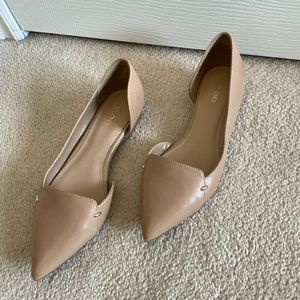 NEW Aldo Women’s Beige Flats - Size 7
